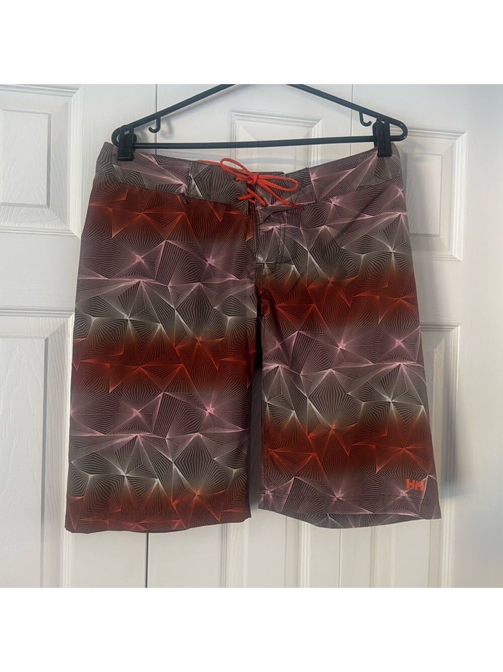 Helly Hansen Men’s Board Shorts Size 31 NWT❤️❤️